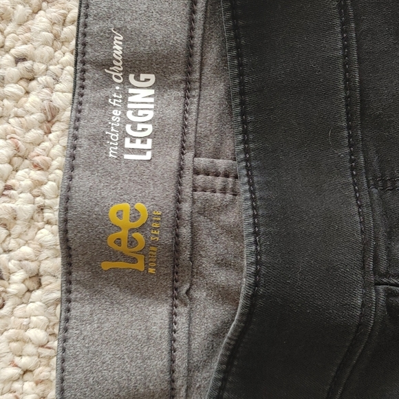 Bundle of Jeans - Picture 7 of 8